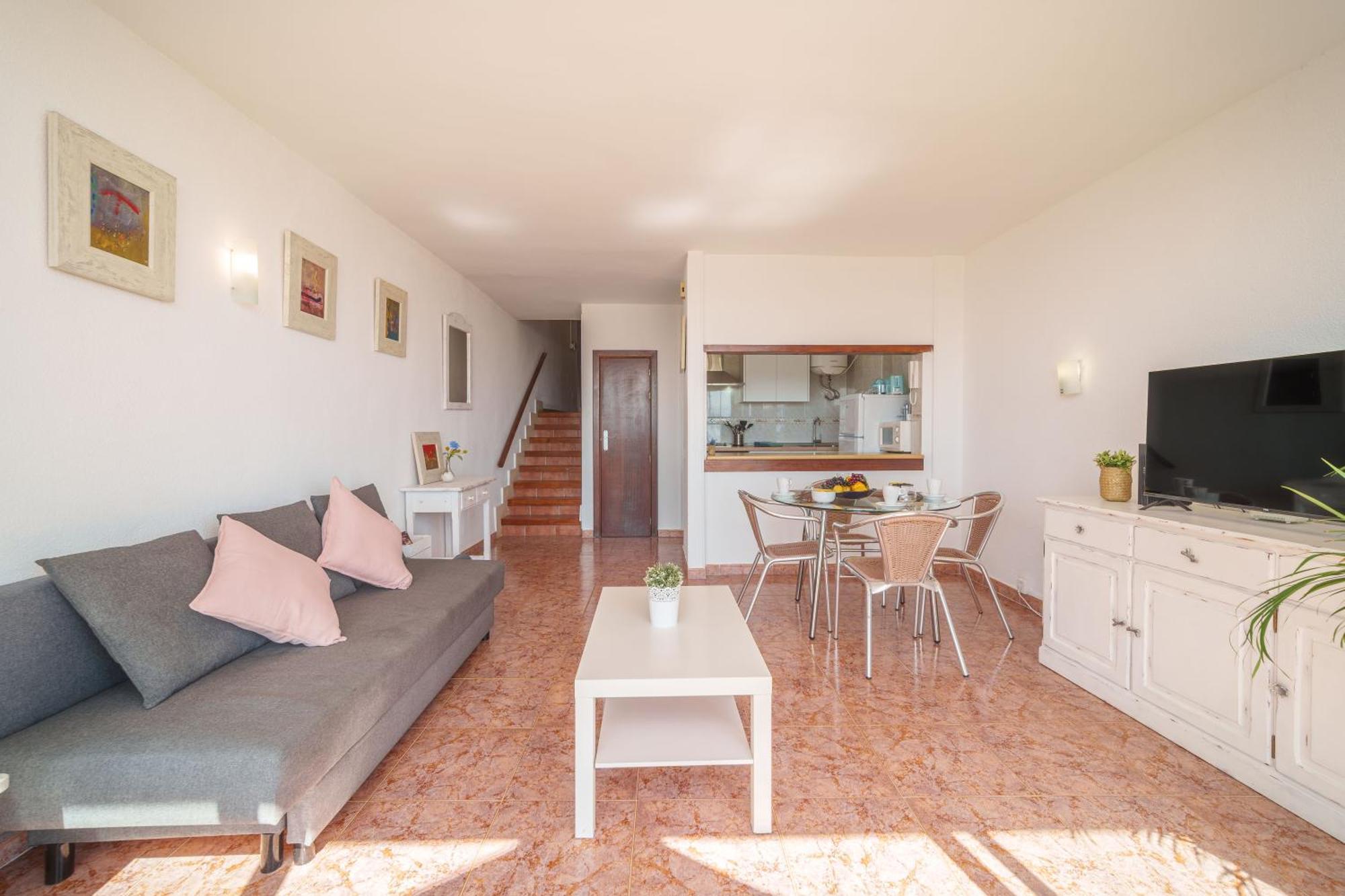 Apartment The Shell Ll New At The Beach, With Sea Views And Swimming Pool Alcudia (Mallorca)