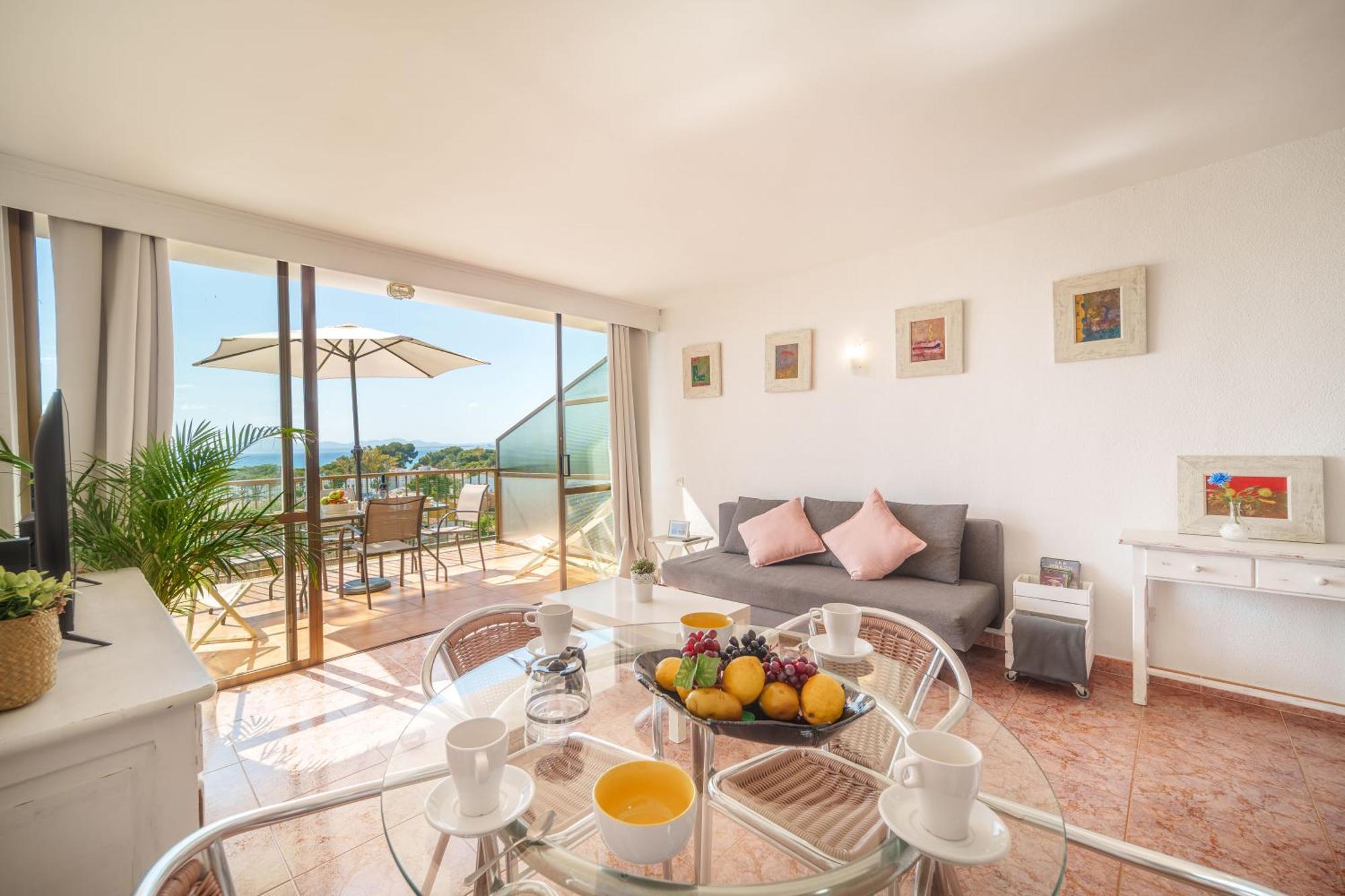 The Shell Ll New At The Beach, With Sea Views And Swimming Pool