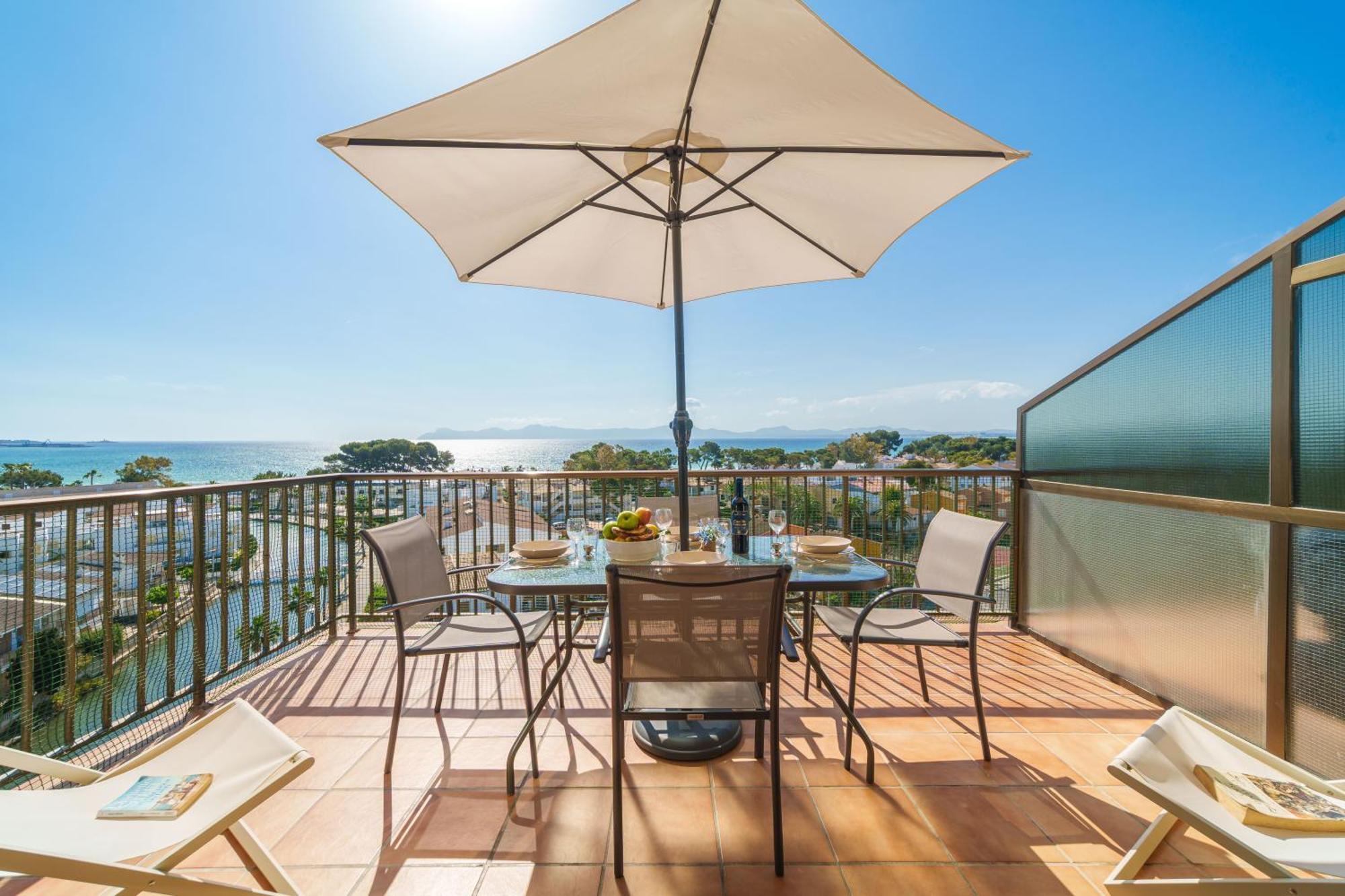 Apartment The Shell Ll New At The Beach, With Sea Views And Swimming Pool