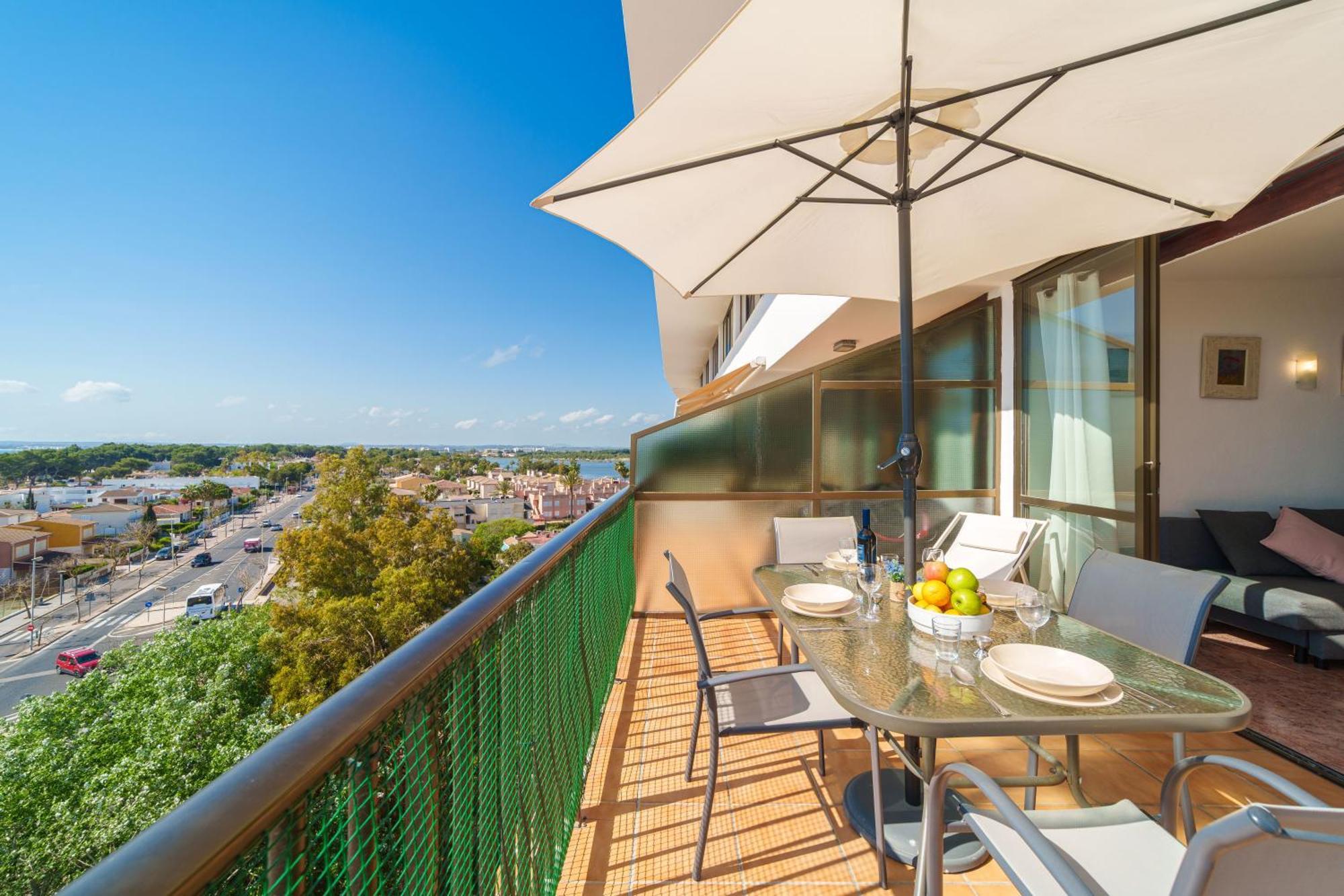 The Shell Ll New At The Beach, With Sea Views And Swimming Pool *